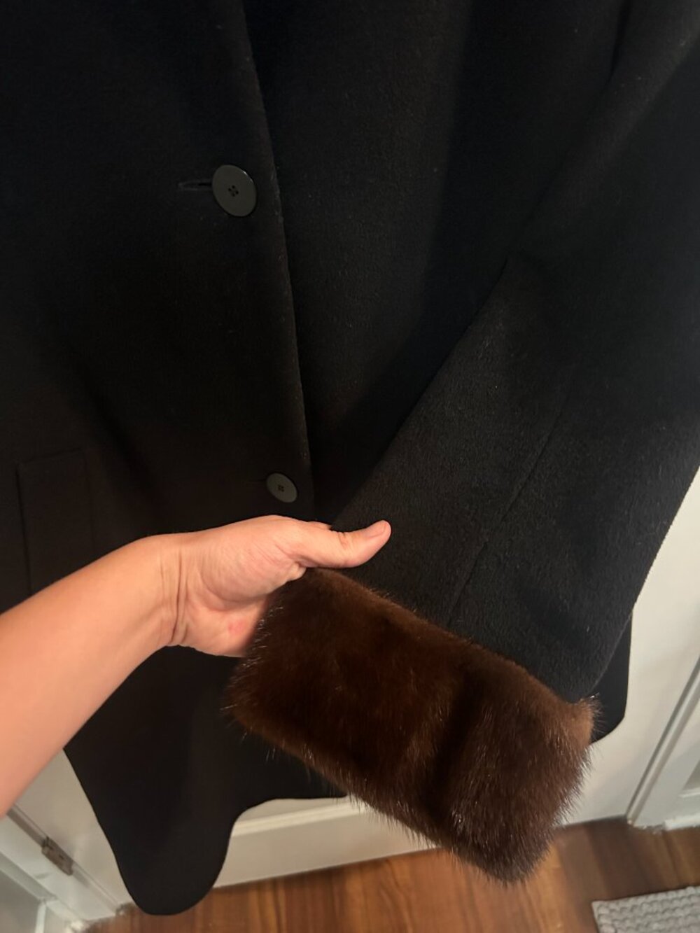 DKNY Black 100% Wool Coat Real Mink Fur Collar Cuffs Size 6 Luxury Vintage - Picture 6 of 13
